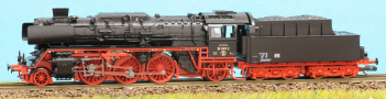 [Lokomotivy] → [Parn] → [BR 23] → 503502: parn lokomotiva ern s ervenm pojezdem a s kouovmi plechy, kulat komn