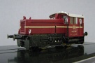[Lokomotivy] → [Motorov] → [BR 332] → 99-KOEF004: erven s krmovm pruhem, blou stechou a ernm pojezdem